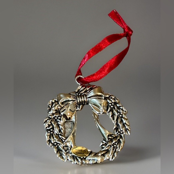 Regent Square Wreath Silver Plated Swarovski Crystals Christmas Ornament in Box - Picture 2 of 10